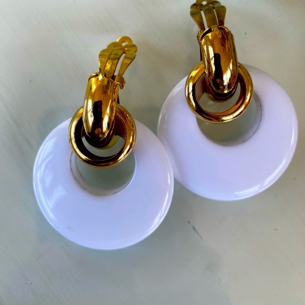 Vintage White and gold clip -